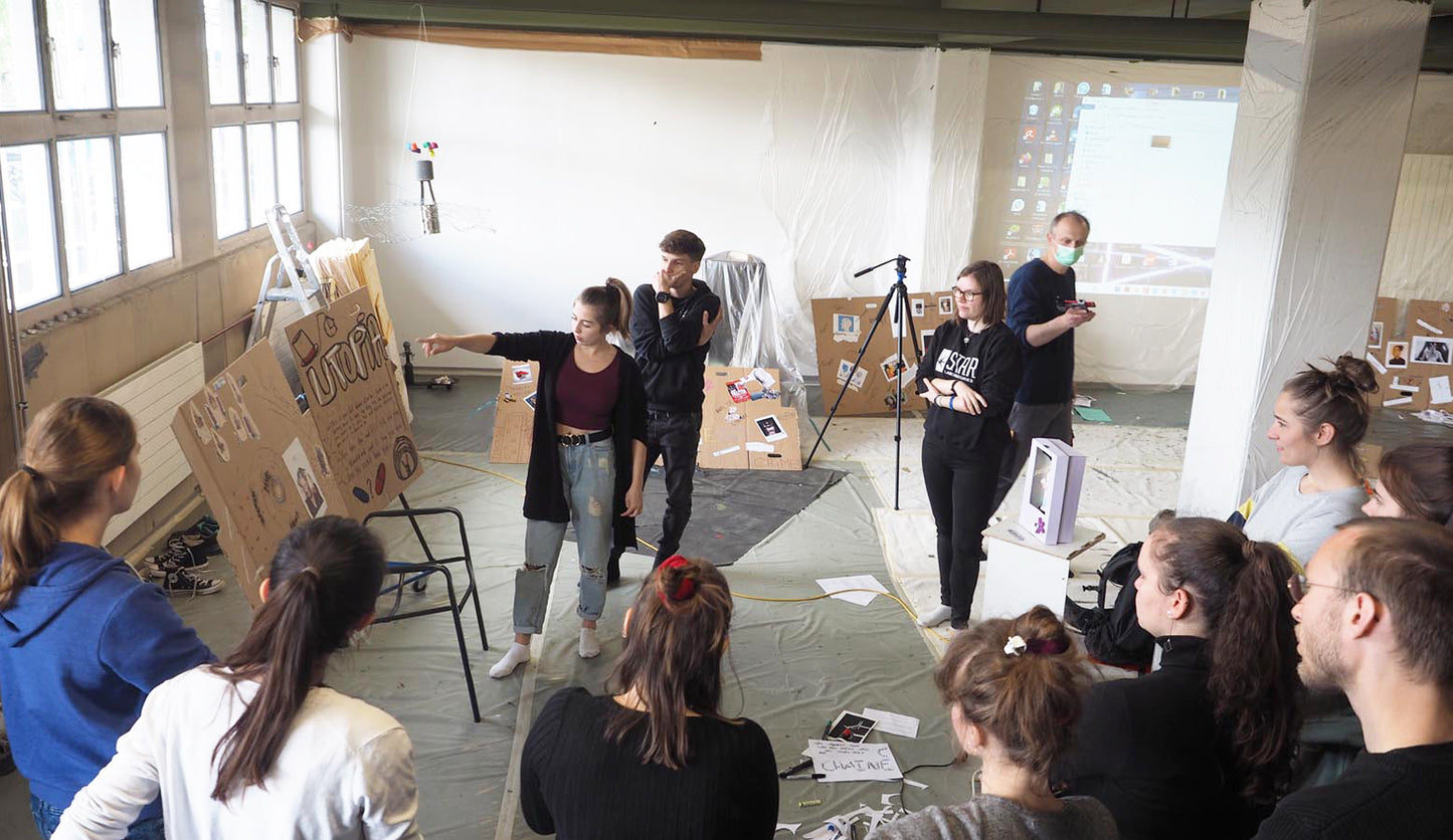 Balade urbaine artistique + Visite d'atelier + Workshop (2 adultes, 4h)